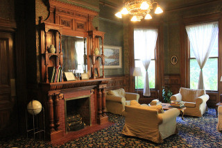 Sacramento's HI hostel is one of the most elegant in the U.S.  (photo by astronomy blog)